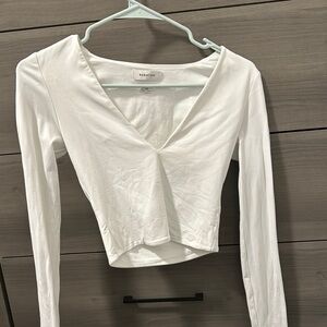 Aritzia contour v neck long sleeve
